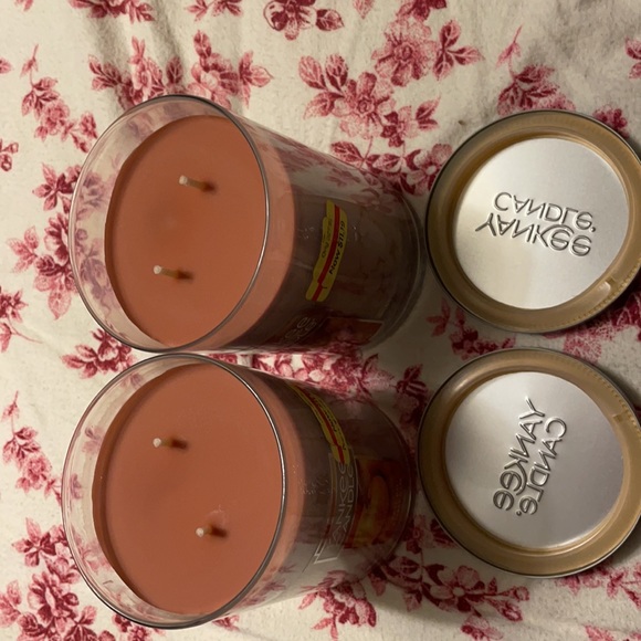 2 Yankee Candle Spiced Pumpkin Candles - Picture 2 of 2